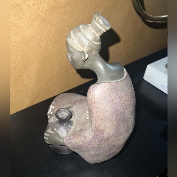 SEYMOUR MANN Handcrafted African Themed Figurine Woman With Pottery - Picture 6 of 12